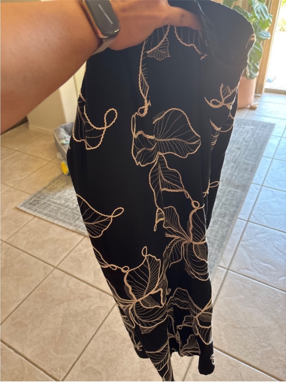 Black Wide-Leg Chicos size 2 Travelers pant
